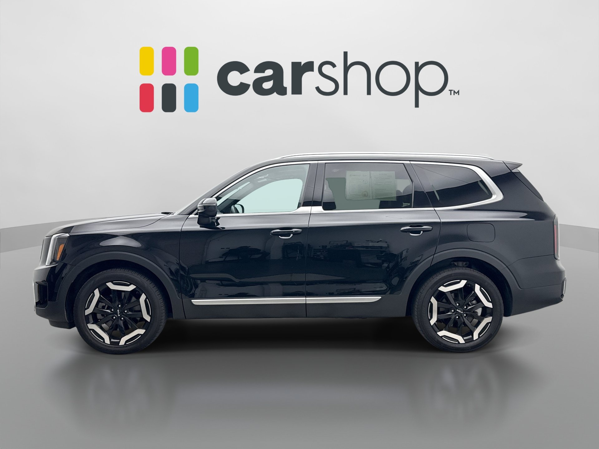Used 2024 Kia Telluride EX w/ EX Captain's Chair Package AWD/4WD image 2
