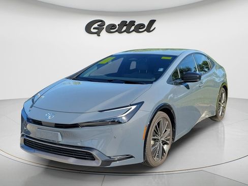 Used 2026 Toyota Prius XLE image 2