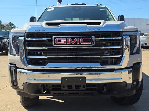 New 2026 GMC Sierra 2500 SLE w/ SLE Value Package; AWD/4WD image 11