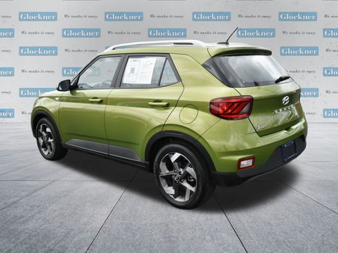 Used 2024 Hyundai Venue SEL image 8