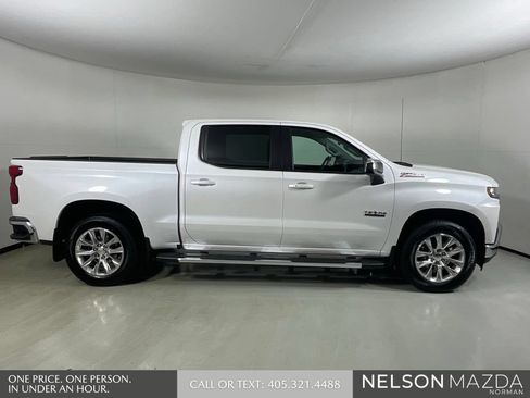 Used 2022 Chevrolet Silverado 1500 LT AWD/4WD image 5