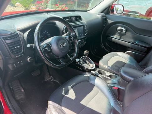 Used 2017 Kia Soul ! w/ Tech Package FWD image 24