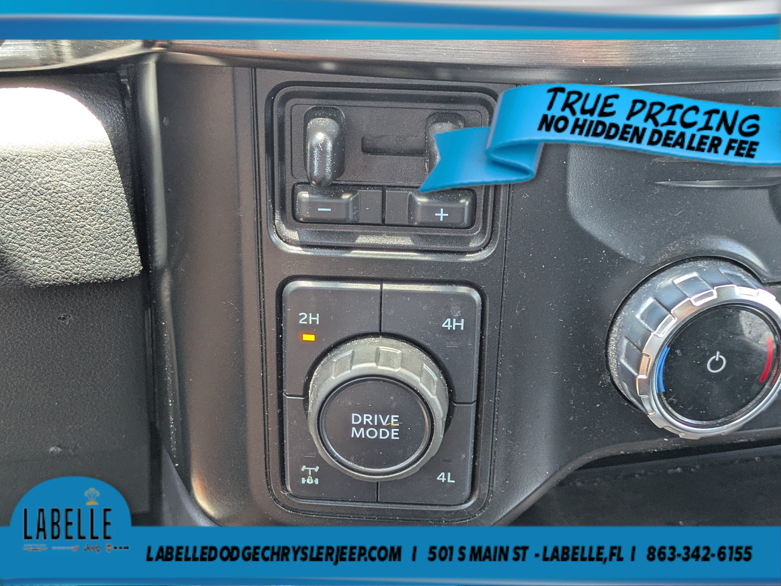 Used 2023 Ford F250 Lariat w/ Black Appearance Package AWD/4WD image 26