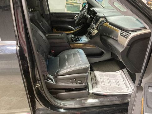 Used 2017 GMC Yukon XL Denali w/ Open Road Package AWD/4WD image 4