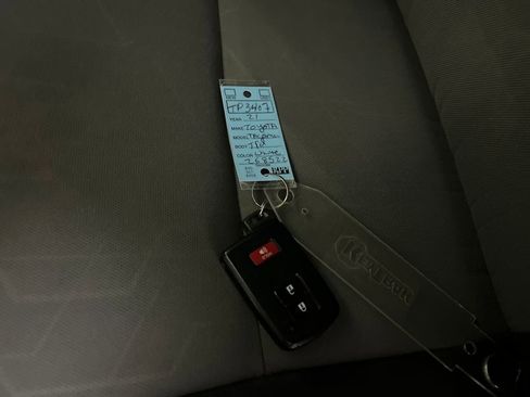 Used 2021 Toyota Tacoma TRD Off-Road image 82