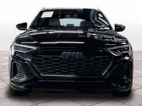 Used 2024 Audi Q8 e-tron Prestige w/ Prestige Package AWD/4WD image 3