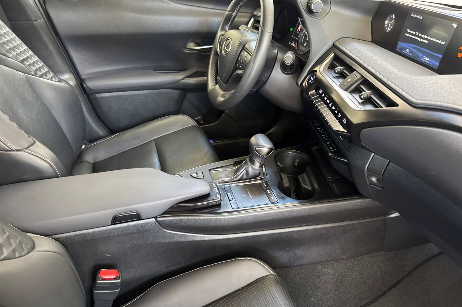 Used 2019 Lexus UX 250h w/ Premium Package AWD/4WD image 20