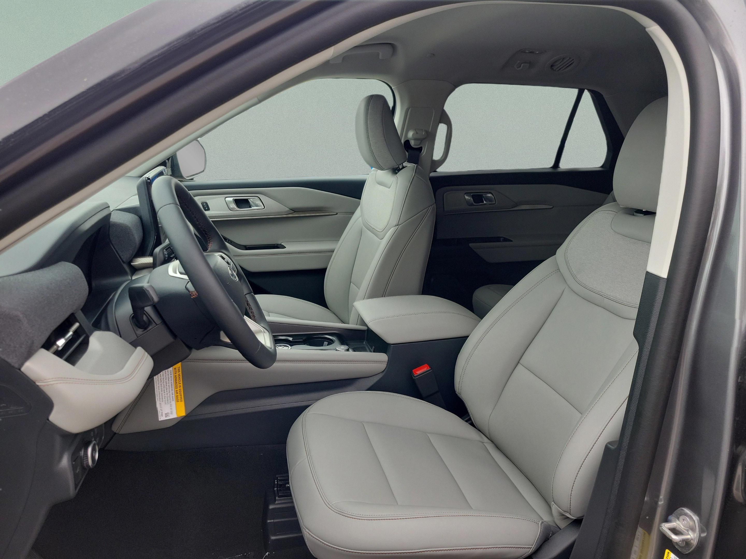 New 2026 Ford Explorer Active w/ Active Comfort Package RWD image 8