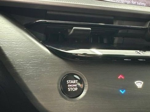 Certified 2025 Nissan Murano SV AWD/4WD image 11