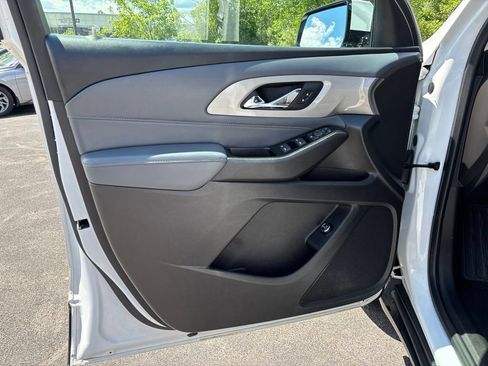 Used 2018 Chevrolet Traverse LT FWD image 20