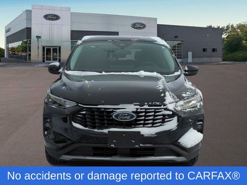 Used 2023 Ford Escape SE image 3