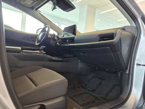 Used 2025 Toyota Prius LE FWD image 24
