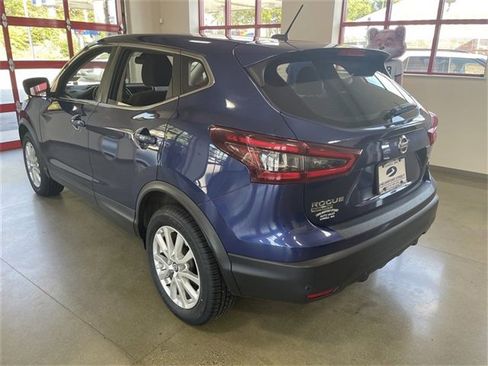Used 2021 Nissan Rogue Sport S image 5