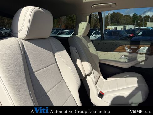 Certified 2022 Mercedes-Benz GLS 450 4MATIC image 28