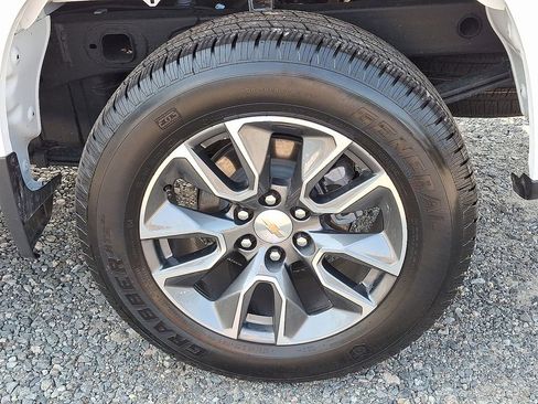 Used 2025 Chevrolet Silverado 1500 LT image 32