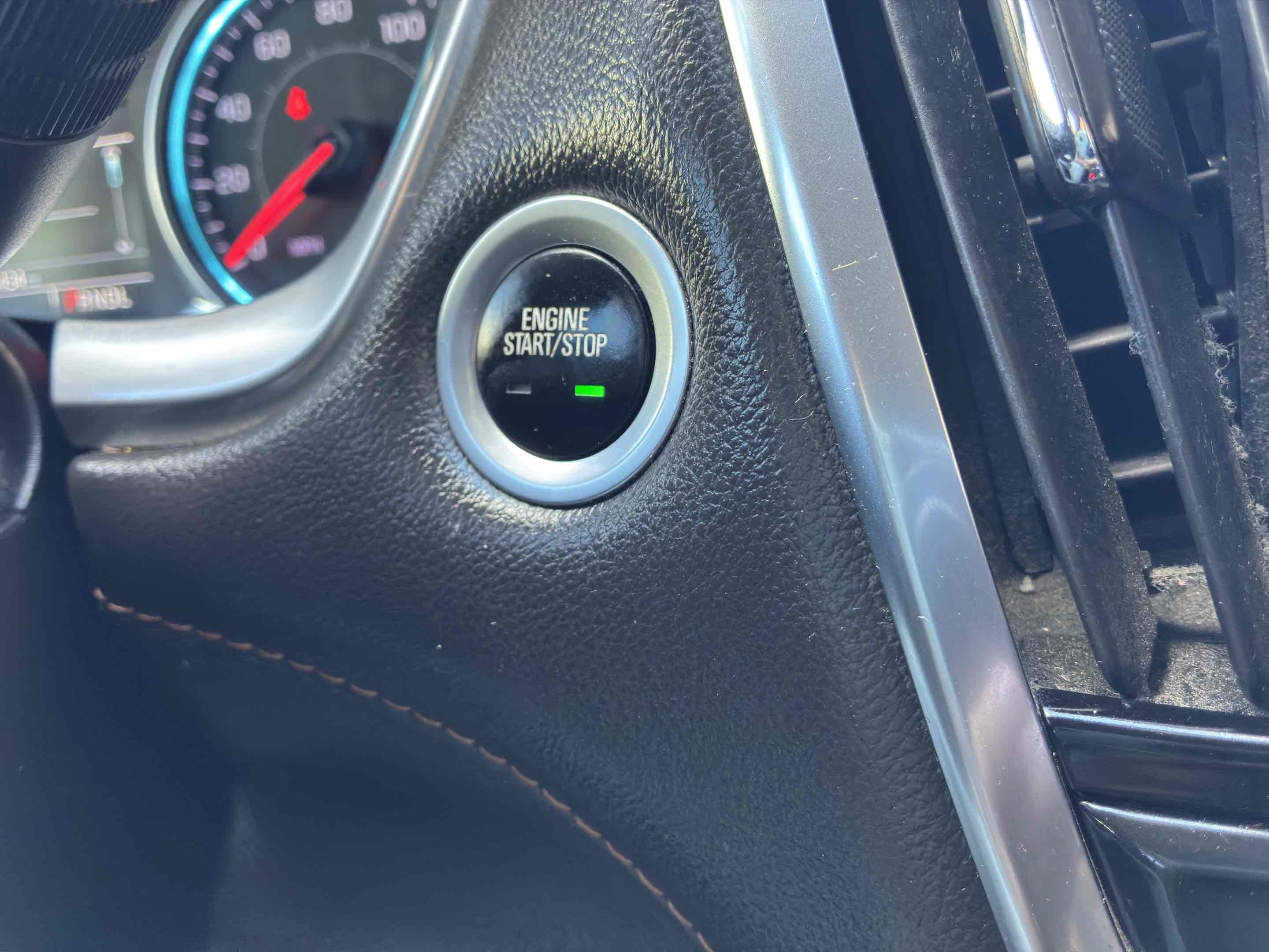 Used 2019 Chevrolet Traverse LT FWD image 34