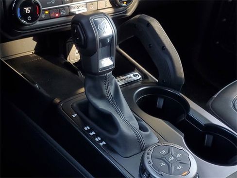 Used 2025 Ford Bronco Badlands image 27