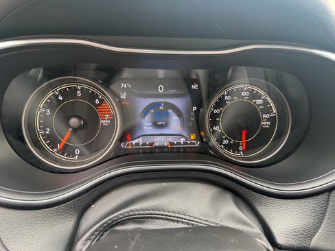 Used 2023 Jeep Cherokee Altitude Lux AWD/4WD image 30