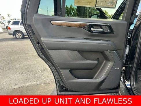 Used 2025 Chevrolet Tahoe High Country image 13