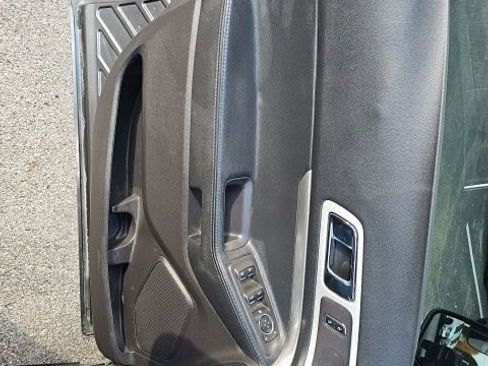 Used 2015 Ford Explorer XLT w/ Equipment Group 202B image 29