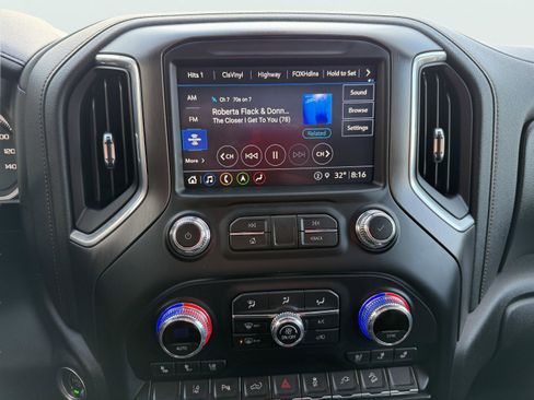 Used 2021 GMC Sierra 2500 AT4 w/ AT4 Premium Plus Package image 26