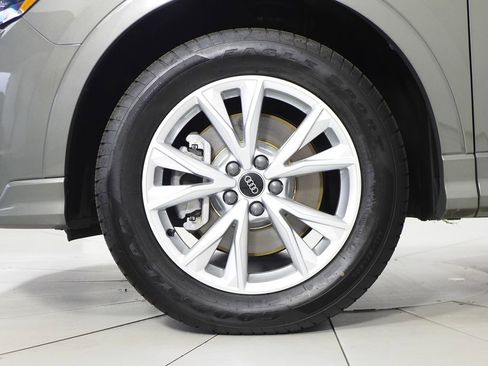 Used 2022 Audi Q3 2.0T Premium w/ Convenience Package image 5