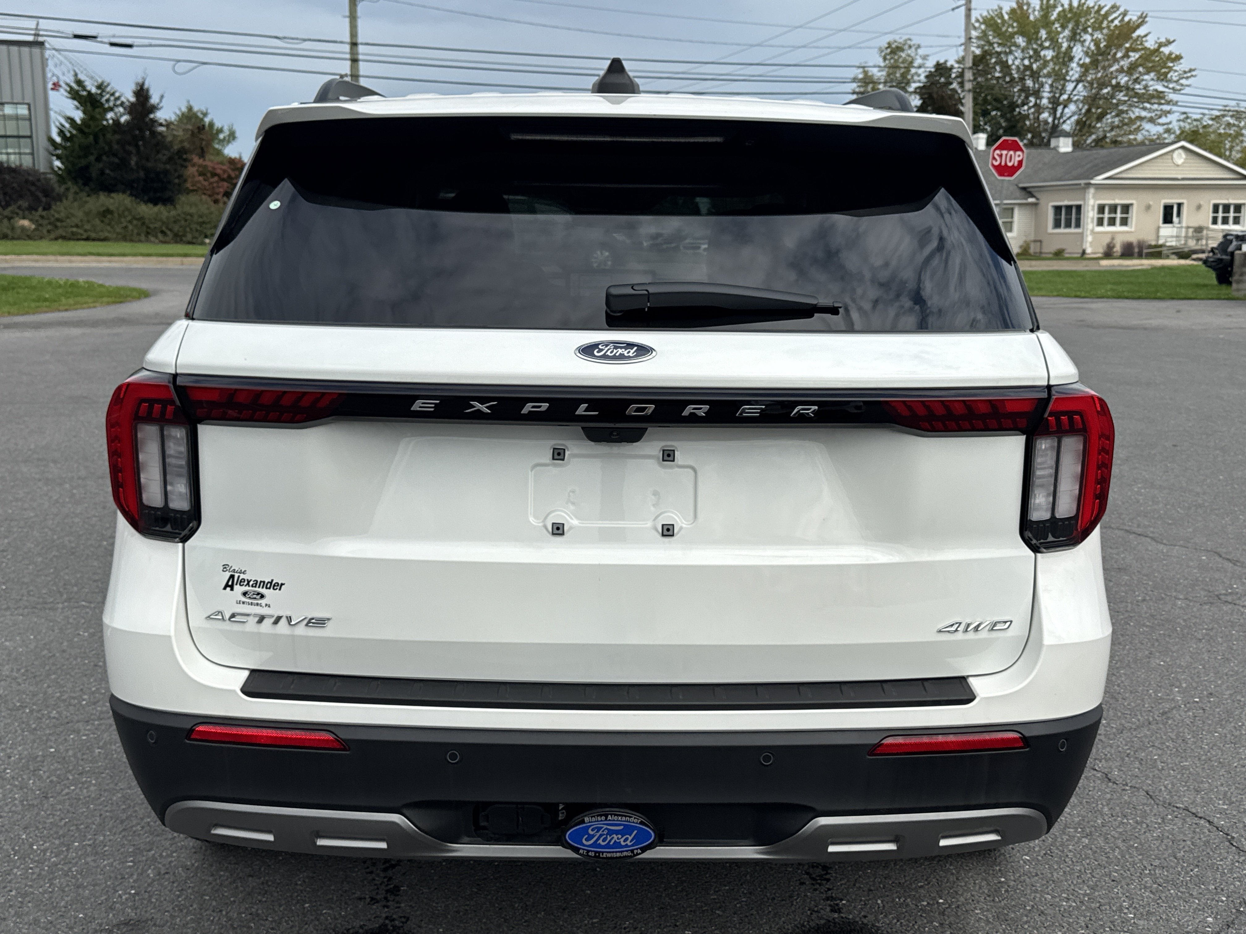 New 2026 Ford Explorer Active w/ Active Comfort Package AWD/4WD image 4