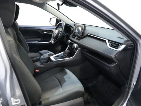 Used 2020 Toyota RAV4 XLE w/ XLE Grade Weather Package AWD/4WD image 32