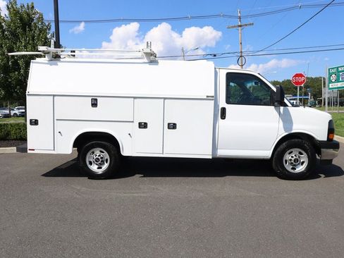 Used 2021 GMC Savana 3500 w/ Power Convenience Package RWD image 6