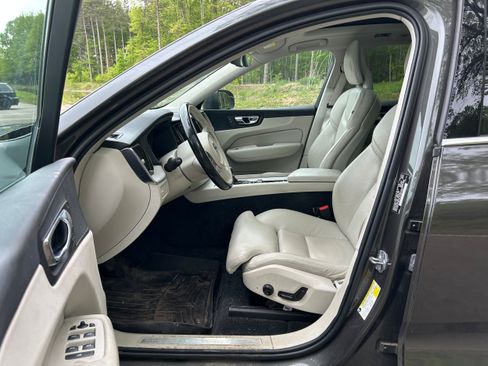 Used 2018 Volvo XC60 T6 Inscription w/ Convenience Package AWD/4WD image 4