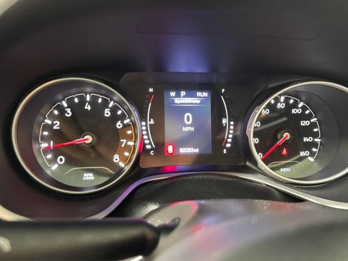 Used 2020 Jeep Compass Latitude FWD image 20