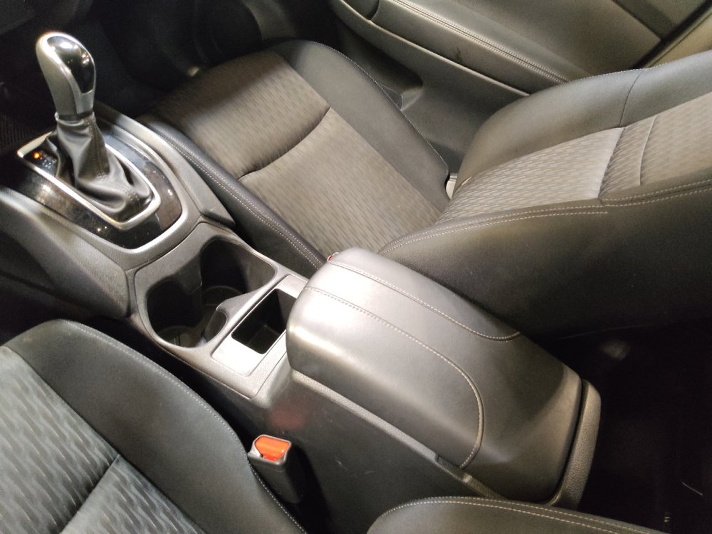 Used 2017 Nissan Rogue S AWD/4WD image 26