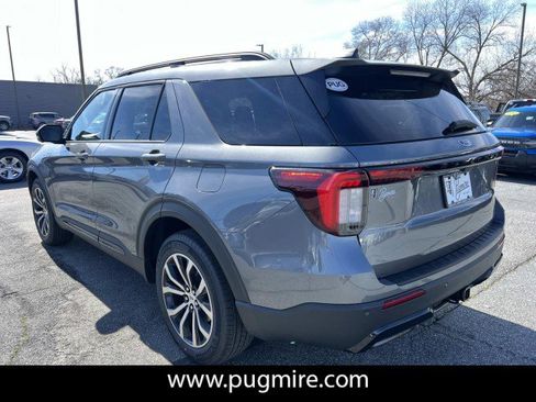 New 2026 Ford Explorer ST-Line RWD image 5