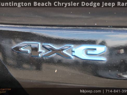 Used 2023 Jeep Grand Cherokee Trailhawk image 6