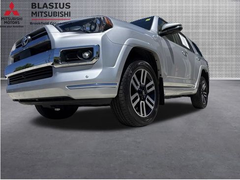 Used 2024 Toyota 4Runner Limited AWD/4WD image 63