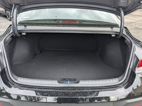 New 2025 Hyundai Elantra Sport image 13