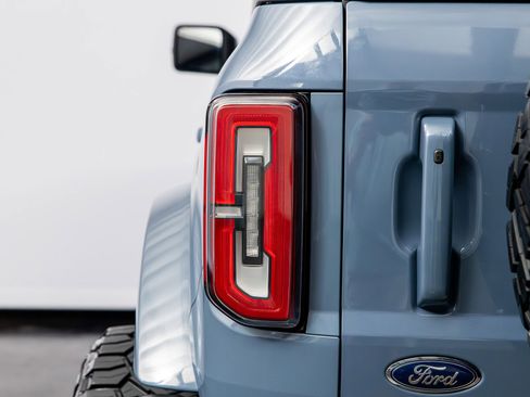 Used 2023 Ford Bronco Outer Banks AWD/4WD image 17