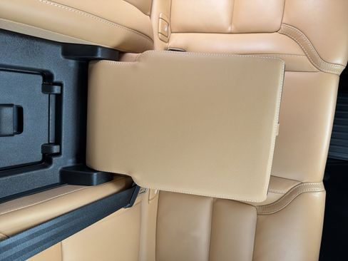 Used 2023 Volvo XC60 T8 Ultimate w/ Climate Package image 62