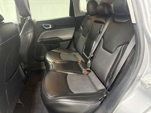 Used 2022 Jeep Compass Latitude FWD image 22