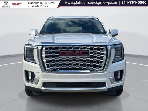 Used 2021 GMC Yukon XL Denali w/ LPO, Illumination Package image 9
