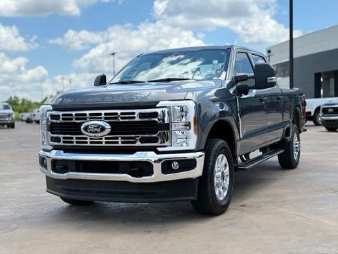 Used 2024 Ford F250 XLT w/ 360-Degree Camera Package AWD/4WD image 4