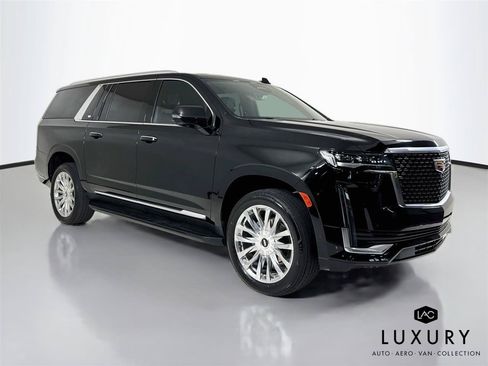 Used 2024 Cadillac Escalade ESV Premium Luxury AWD/4WD image 3