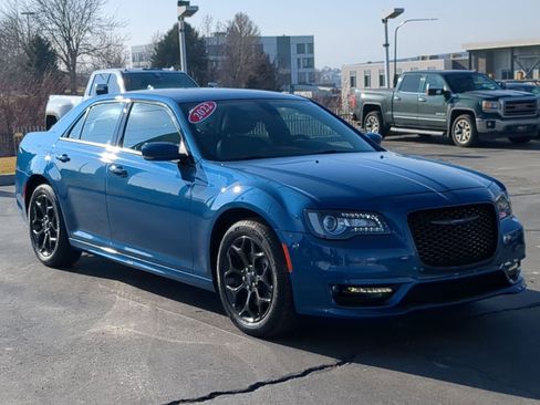 Used 2022 Chrysler 300 Touring L w/ Comfort Group image 7