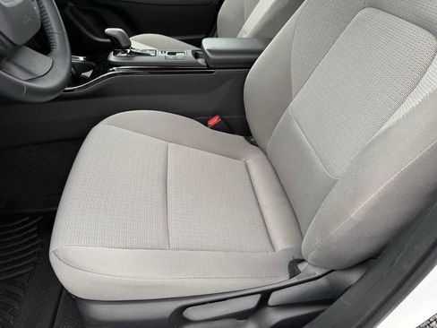 Used 2024 Toyota Prius LE image 4