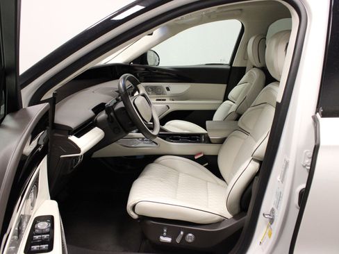 Used 2024 Lincoln Nautilus Black Label w/ Jet Appearance Package (87T) AWD/4WD image 13