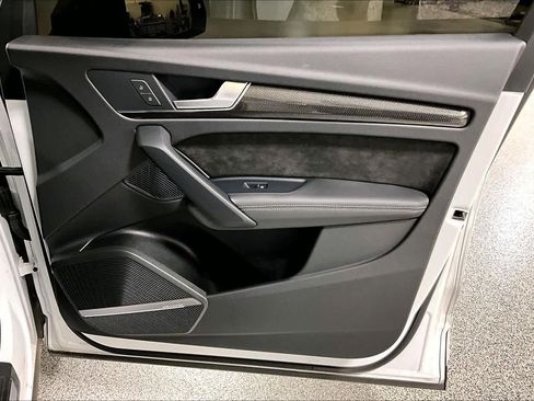 Used 2024 Audi SQ5 Premium Plus w/ Premium Plus Package image 20