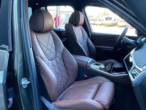 Used 2023 BMW X5 sDrive40i w/ Executive Package image 8