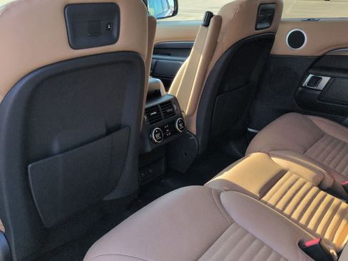 Used 2025 Land Rover Discovery Metropolitan Edition AWD/4WD image 18