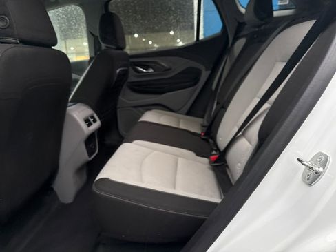 Used 2024 GMC Terrain SLE image 26