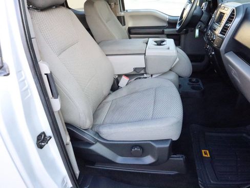 Used 2016 Ford F150 XLT image 6